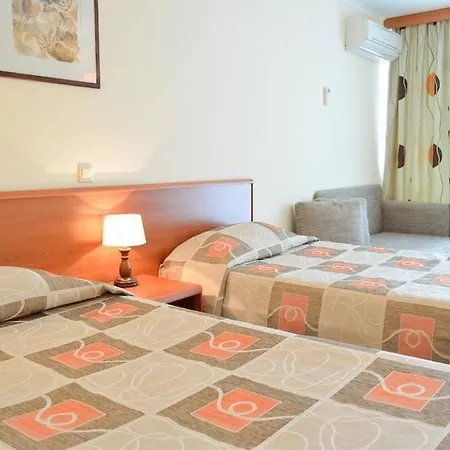 Готель Laguna Garden 4*