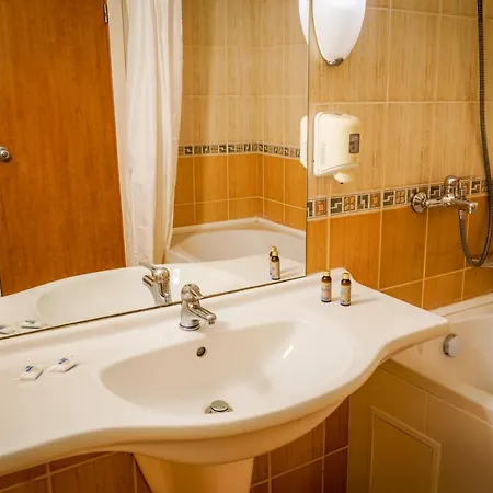 Laguna Garden 4*