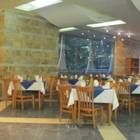 Laguna Garden 4*