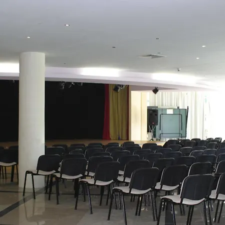 Готель Laguna Garden 4*
