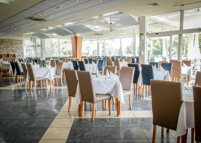 Hotel Laguna Garden 4*