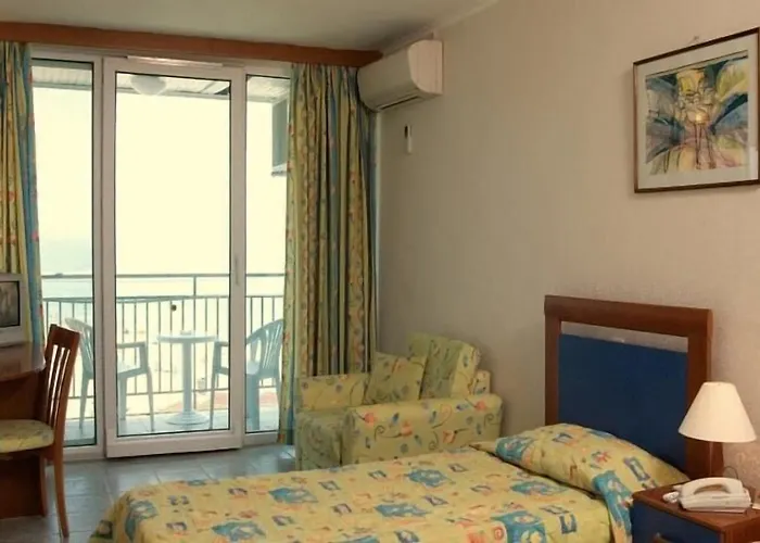 Laguna Garden Hotel 4*